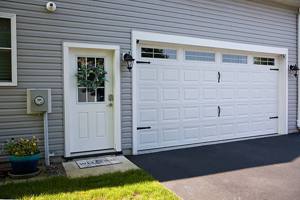 24/7 Emergency Garage Door Panel Replacement experts in Pike County County, IL